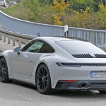 新型ポルシェ 911にハイパフォーマンスモデル「GTS」設定へ！　911とはフロントフェイスを差別化 - Porsche 911 992 GTS 17