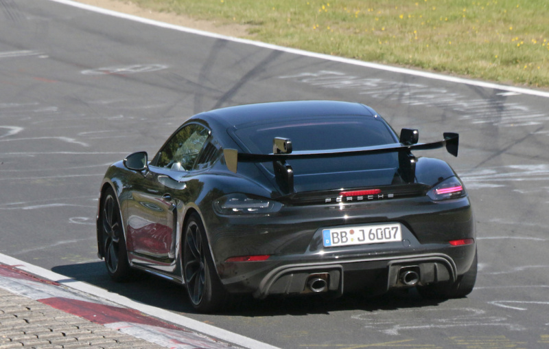 「ポルシェ ケイマンに最強モデル「GT4 RS」が登場。最高出力は420馬力超」の8枚目の画像