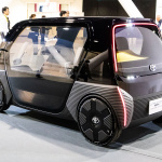 「シティコミューターとして約100kmの走行が可能。2020年冬頃に発売されるトヨタの超小型EVが初公開【東京モーターショー2019】」の15枚目の画像ギャラリーへのリンク