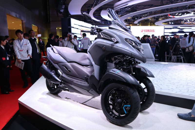 「ミドルクラスの3輪スクーター、ヤマハ・トリシティ300は専用設計のLMWを採用【東京モーターショー2019】」の1枚目の画像