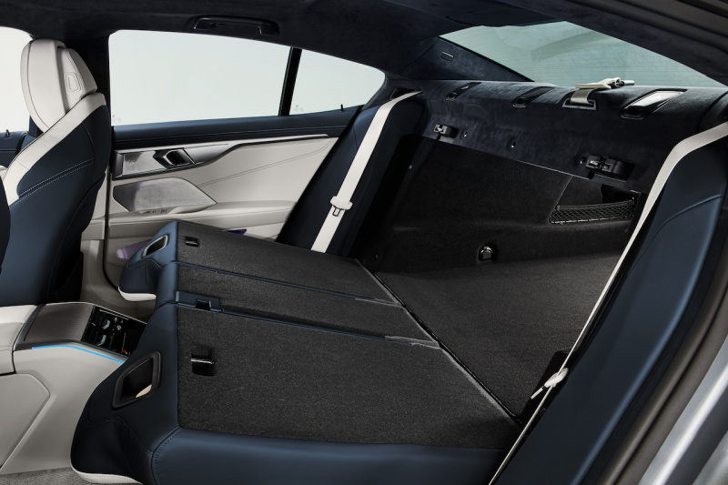 「ホイールベースは3025mm！ BMW 8シリーズ グラン クーペはスタイリングと居住性を両立した4ドアクーペの傑作【新車】」の8枚目の画像