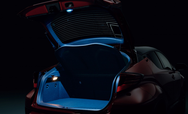 「マイナーチェンジしたトヨタ・C-HRをアグレッシブに仕立てるモデリスタのカスタマイズパーツが登場【新車】」の42枚目の画像