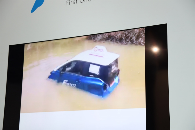 「いよいよ日本でも発売か？　ウワサの「水に浮く超小型電気自動車」FOMM ONE【東京モーターショー2019】」の2枚目の画像