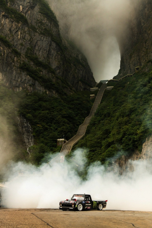 「ケン・ブロックが中国の断崖絶壁でデンジャラス・ドリフト！ 新作ムービー「クライムカーナ2」が公開！」の6枚目の画像