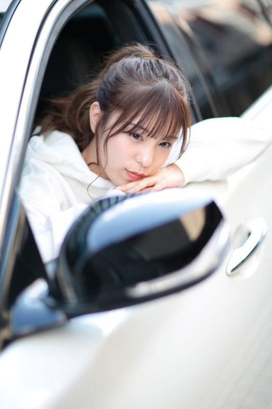 「元AKB48小嶋菜月×日産スカイライン400R【注目モデルでドライブデート!? Vol.22】」の2枚目の画像