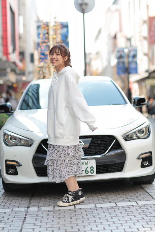 「元AKB48小嶋菜月×日産スカイライン400R【注目モデルでドライブデート!? Vol.22】」の4枚目の画像
