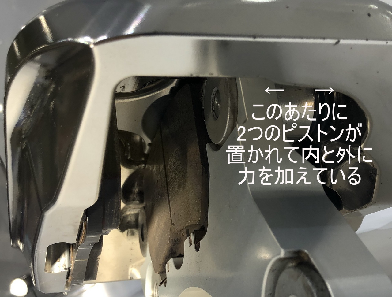 曙ブレーキの新構造キャリパーはフローティング型なのに両押しを実現【東京モーターショー2019】 | clicccar.com