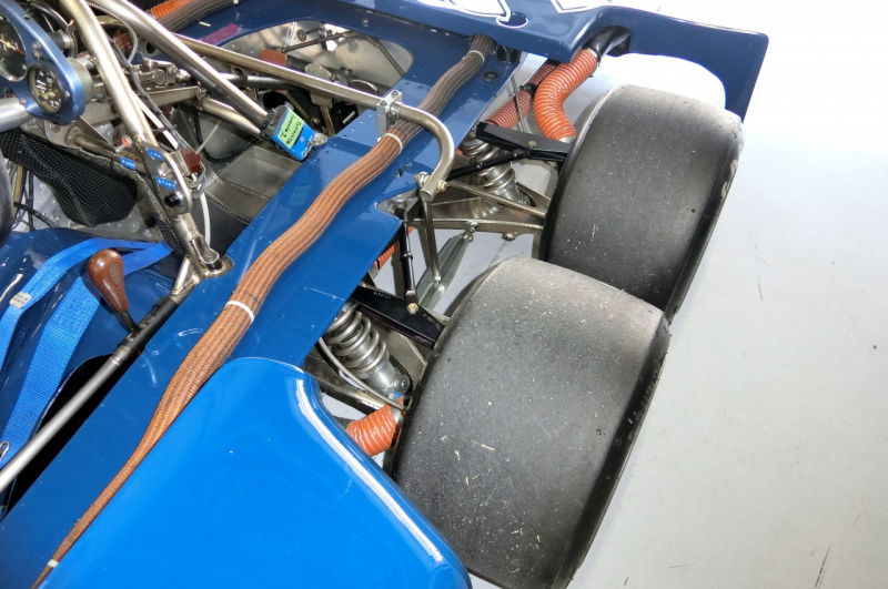 「伝説の6輪F1マシン、Tyrrell P34がやってきた！カウルが外れている貴重な瞬間を目撃【SUZUKA Sound of ENGINE2019】」の11枚目の画像
