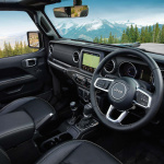 大人気のジープ・ラングラーが一部改良で商品力を向上。限定車「Altitude」も設定【新車】 - Jeep_wrangler_20191115_1