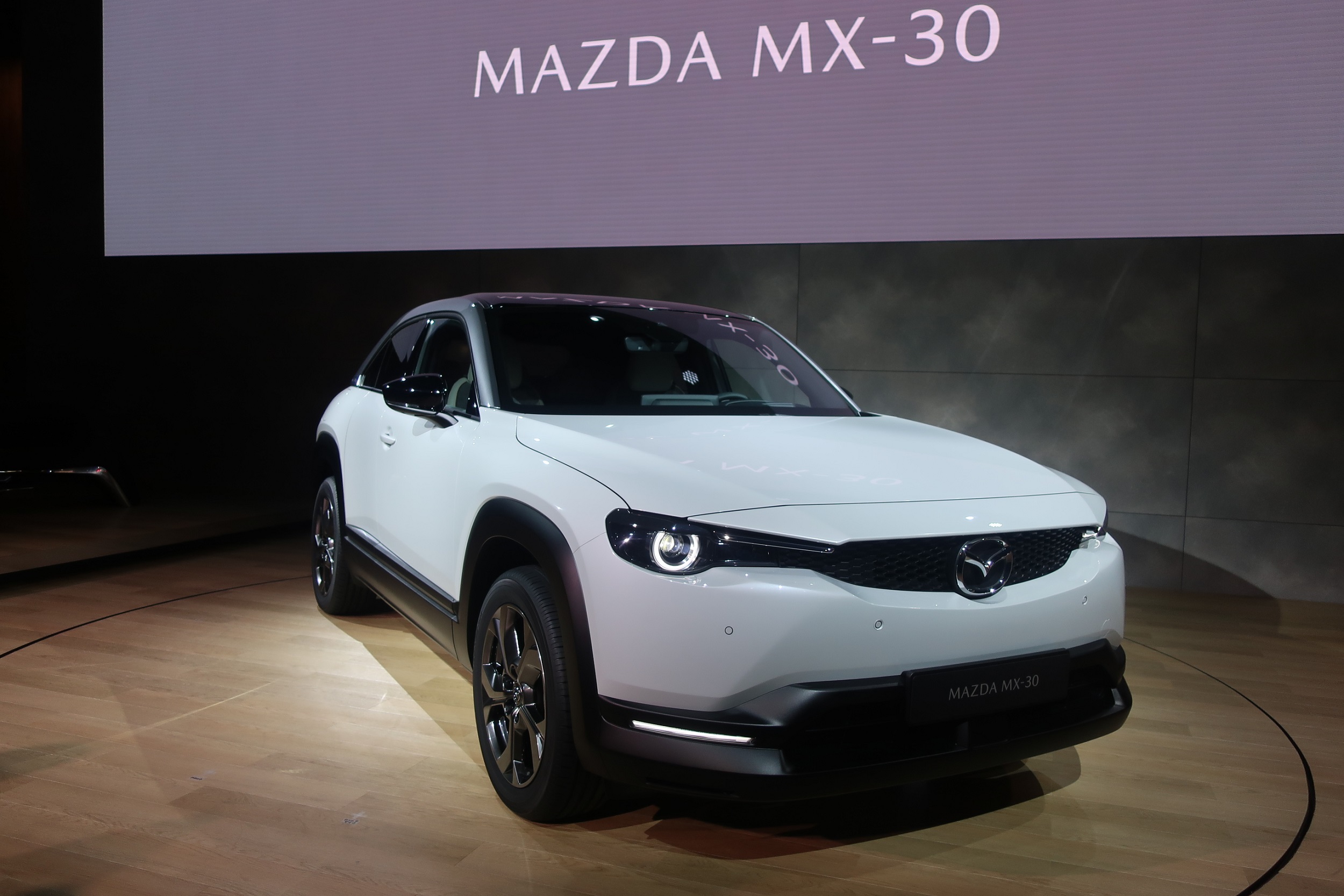 マツダMX-30は、自然体で親しみのあるもうひとつの「魂動」デザイン