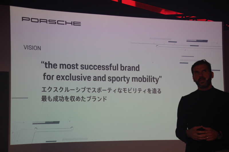 「フル電動スポーツカーを謳うポルシェ・タイカンが日本初公開。テスラ・モデルSを追撃へ【新車】」の8枚目の画像