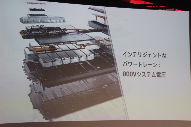 「フル電動スポーツカーを謳うポルシェ・タイカンが日本初公開。テスラ・モデルSを追撃へ【新車】」の5枚目の画像