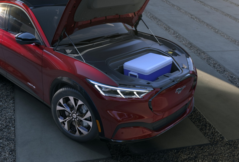 「フォード・マスタングに登場したEV「マッハE」がSUVスタイルになったワケ【新車】」の8枚目の画像