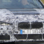 ついに巨大グリルが露出！　BMW 4シリーズクーペ、最新開発車両を捕捉 - BMW 4 Coupe less camo 1b
