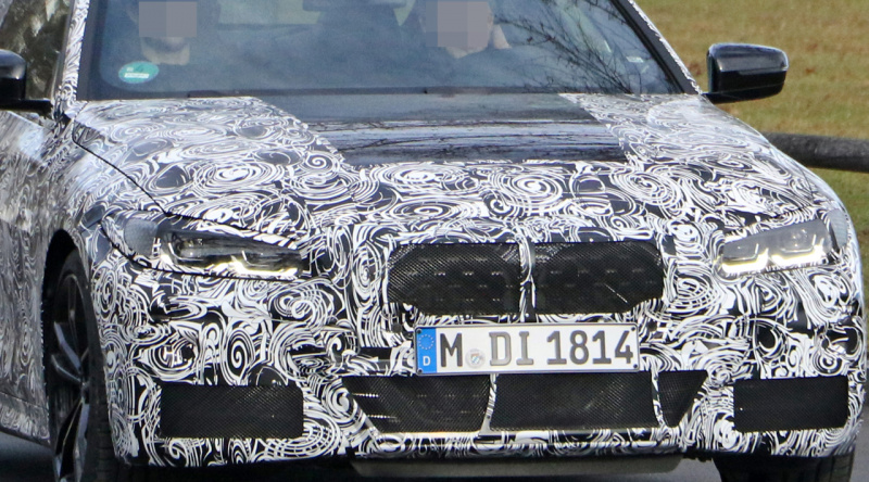 「ついに巨大グリルが露出！　BMW 4シリーズクーペ、最新開発車両を捕捉」の2枚目の画像