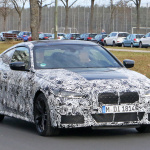 ついに巨大グリルが露出！　BMW 4シリーズクーペ、最新開発車両を捕捉 - BMW 4 Coupe less camo 5