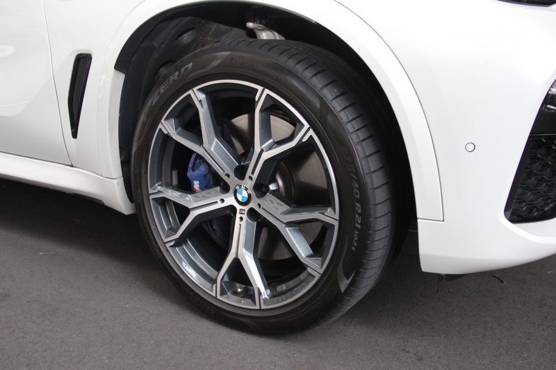 「広大なキャビンとラゲッジを備えながら、最新のBMWらしい走りの良さで魅了【BMW X5試乗記】」の12枚目の画像