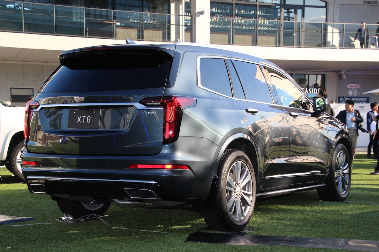 Cadillac Xt6 1913 12 画像 3列シート6人乗りの新型suv キャデラックxt6プラチナム が新登場 圧倒的存在感と先進安全装備満載で870万円はコスパ高し 新車 Clicccar Com