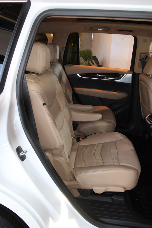 「3列シート6人乗りの新型SUV「キャデラックXT6プラチナム」が新登場。圧倒的存在感と先進安全装備満載で870万円はコスパ高し【新車】」の13枚目の画像