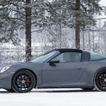 噂のターボ仕様か？ 豪雪のフィンランドにポルシェ911タルガが出現！ - Porsche 992 Targa Winter 6