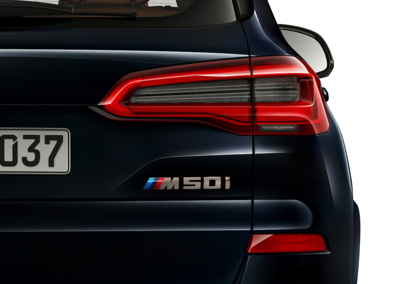 「BMW X5にPHEVの「X5 xDrive45e」、V8エンジン搭載車の「X5 M50i」が追加【新車】」の1枚目の画像