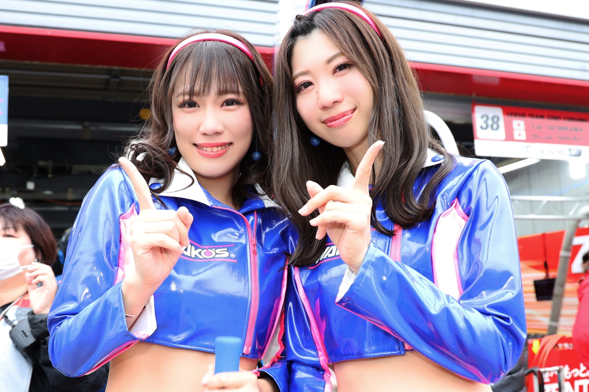 勝利の女神 Super Gtとスーパーフォーミュラでチャンピオンを経験した初めてのレースクイーン Tgrf19 Clicccar Com