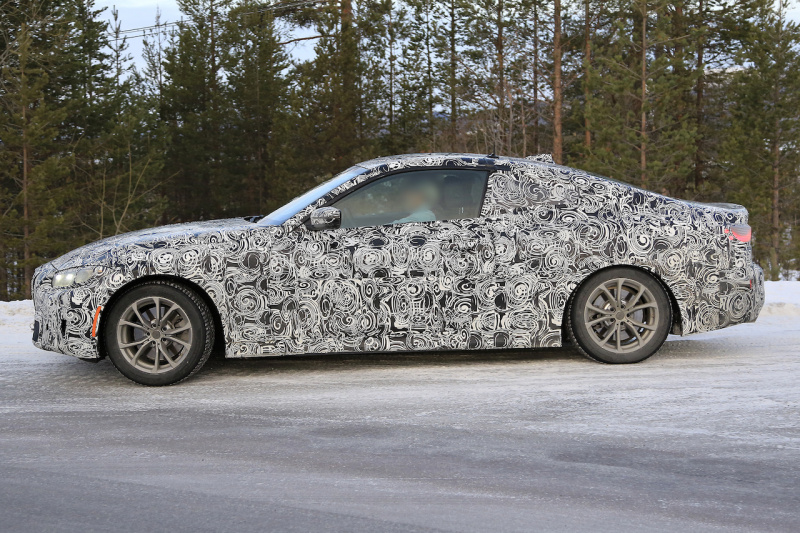 「最速はジュネーブモーターショーでデビュー!? BMW・新型4シリーズ クーペが豪雪地帯でテスト」の4枚目の画像