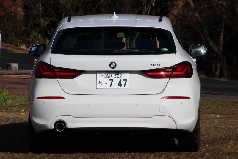 「FRからFF化されたことで居住性、積載性はどう変わった？【新型BMW 1シリーズ試乗】」の7枚目の画像