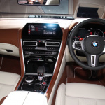 「レーステクノロジーがフィードバックされた新型「BMW M8 グラン クーペ」が登場。価格は2194万円〜【新車】」の13枚目の画像ギャラリーへのリンク