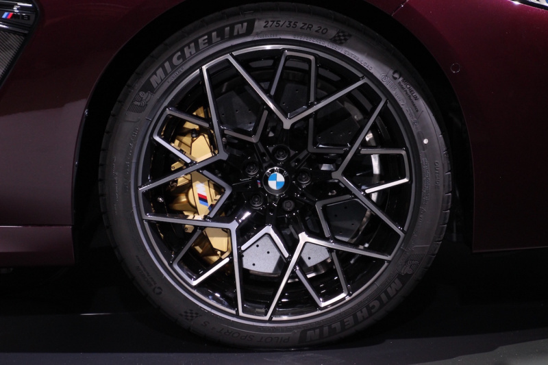 「レーステクノロジーがフィードバックされた新型「BMW M8 グラン クーペ」が登場。価格は2194万円〜【新車】」の17枚目の画像