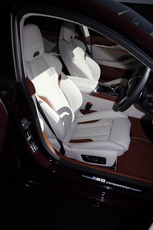 「レーステクノロジーがフィードバックされた新型「BMW M8 グラン クーペ」が登場。価格は2194万円〜【新車】」の18枚目の画像