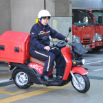 赤い郵便バイクが50年ぶりの大変身！　これからの郵便配達はホンダの電動スクーターにおまかせ - HONDA_BENLY e_7