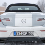 初公開はジュネーブか？ メルセデス・ベンツ Eクラス カブリオレ改良型、最新プロトからデザインを予想 - Mercedes E Convertible facelift 8