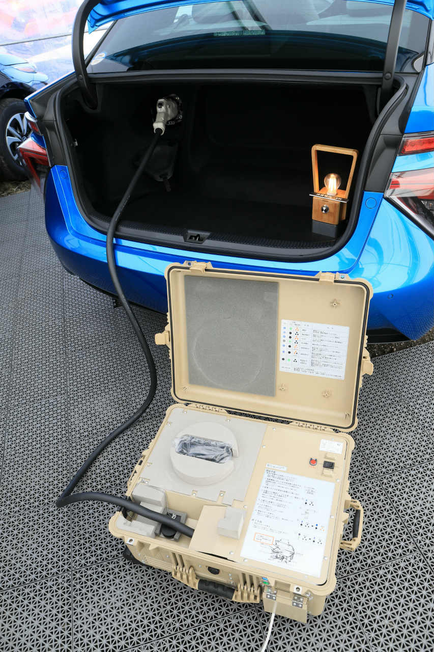 Toyota Power Feeding 8 画像 プリウスで パワースイッチ を2回 Ac100vスイッチ を3回押すと何かが起きる Clicccar Com