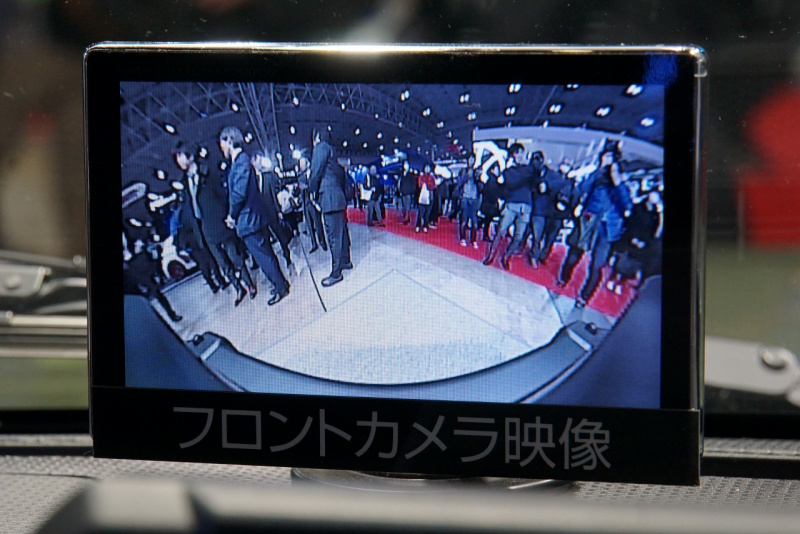 「運転中の死角を解消！ 「データシステム」の車載カメラの便利さをジムニーのデモカー「2020 R-SPEC Jimny」で実感【東京オートサロン2020】」の5枚目の画像