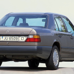 「メルセデス・ベンツ ミディアムクラス（W124）」最善最良のドイツ製セダン／ワゴンはなぜ伝説化された？【ネオ・クラシックカー・グッドデザイン太鼓判：輸入車編】 - nullnull