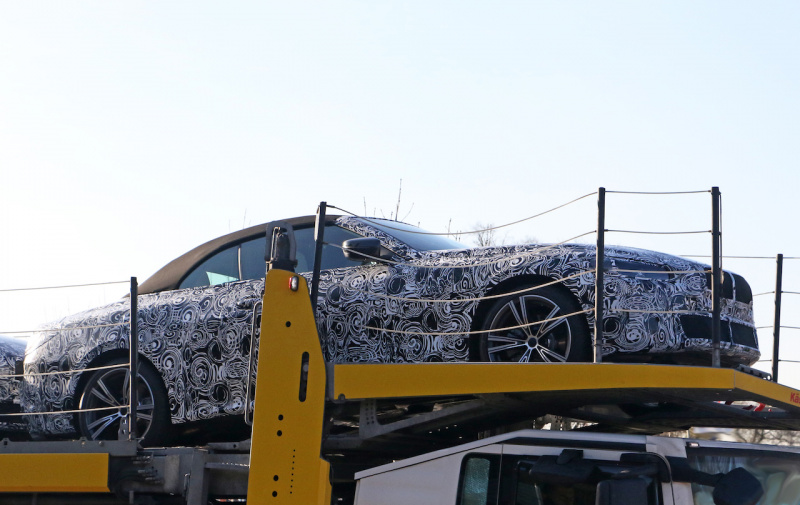 「デビューは今年後半？　BMW・4シリーズ カブリオレ次期型プロトタイプ、ついに生産パーツを装着」の6枚目の画像