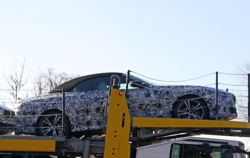 「デビューは今年後半？　BMW・4シリーズ カブリオレ次期型プロトタイプ、ついに生産パーツを装着」の5枚目の画像