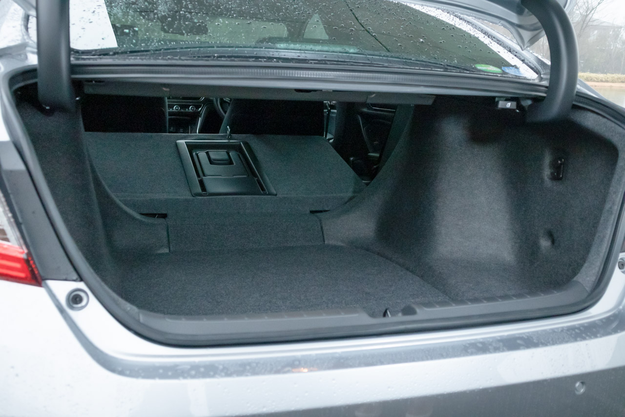 新プラットフォームで仕立てられた新型ホンダ アコードが登場 価格は4 650 000円 新車 Clicccar Com