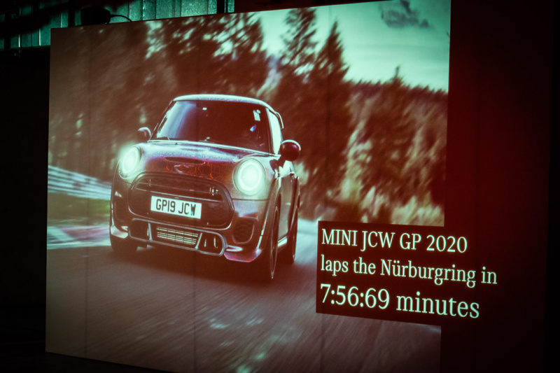 「ニュルで7分56秒！　MINI最強306psのジョンクーパーワークスGPが登場＆あっという間に完売!!」の4枚目の画像