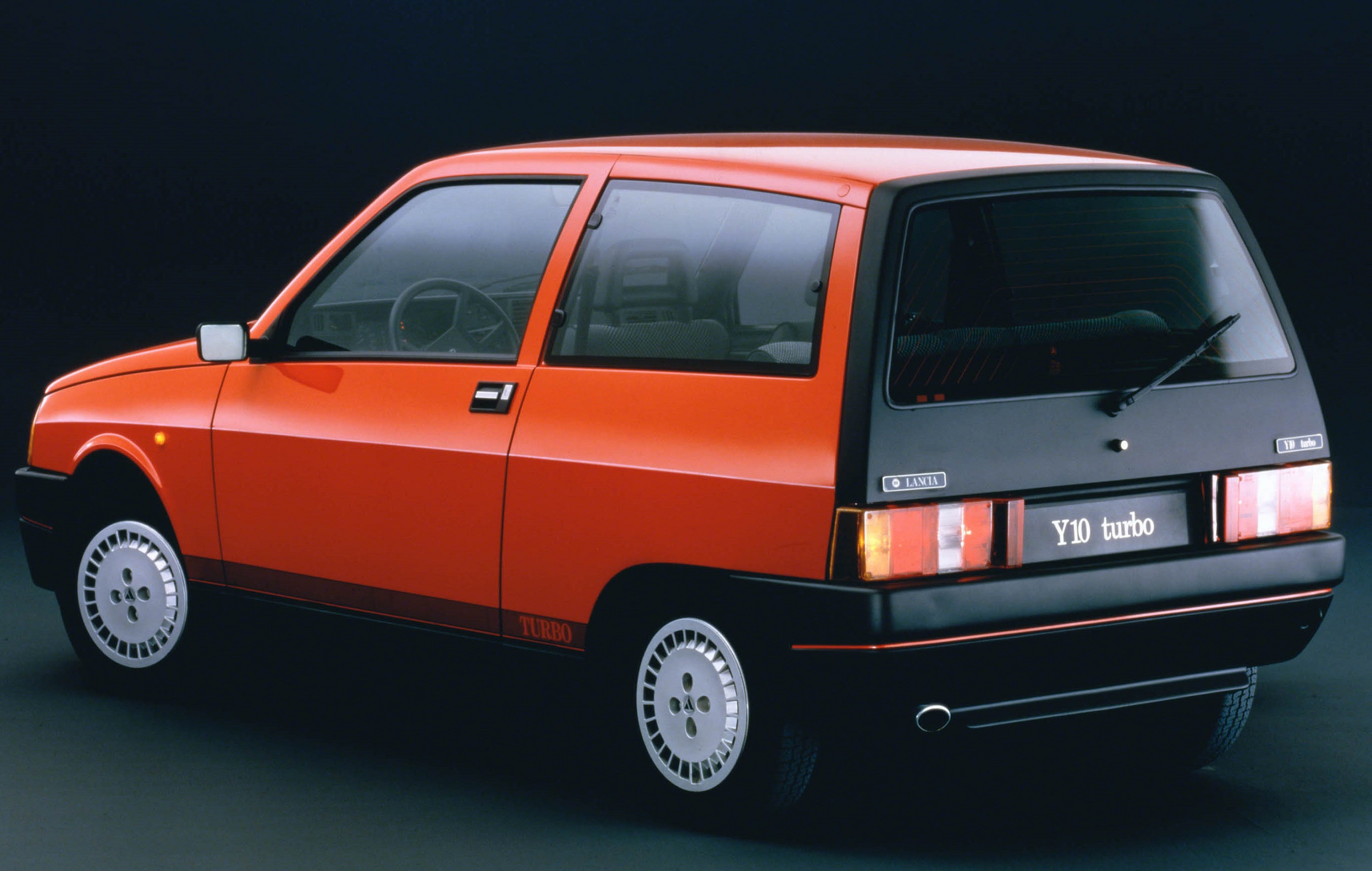 Y10_03 画像｜伝統のブランド名で「小さな高級車」を再現したイタリアン・コンパクトハッチ「アウトビアンキ Y10」【ネオ・クラシックカー