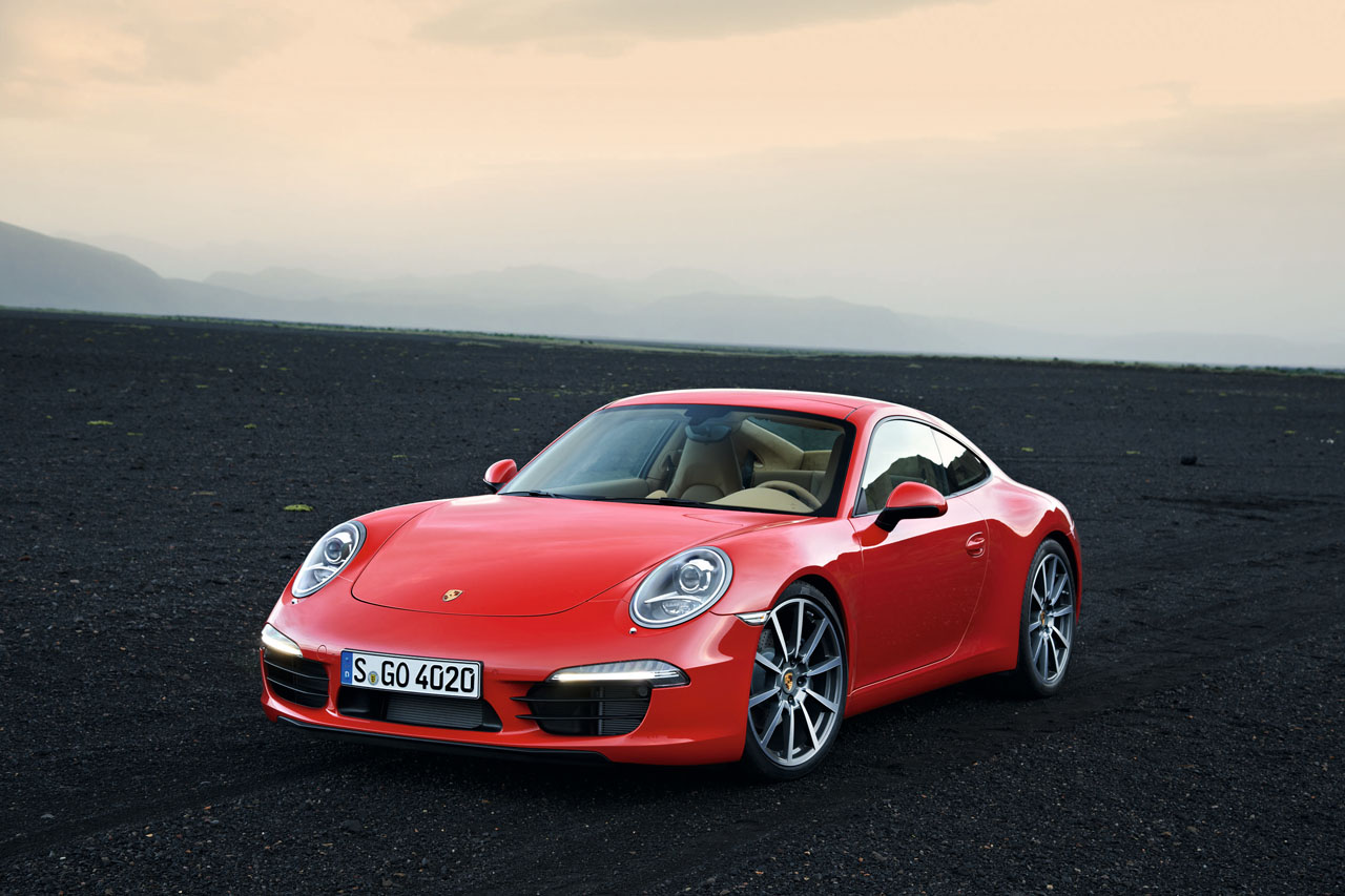 先代の991型が911の中古車の中心。前期型の自然吸気モデルは今後