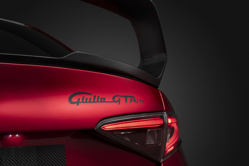 「540hpを誇るアルファロメオGiulia GTAと、さらに約100kgの軽量化が図られたGTAmが登場【新車】」の7枚目の画像