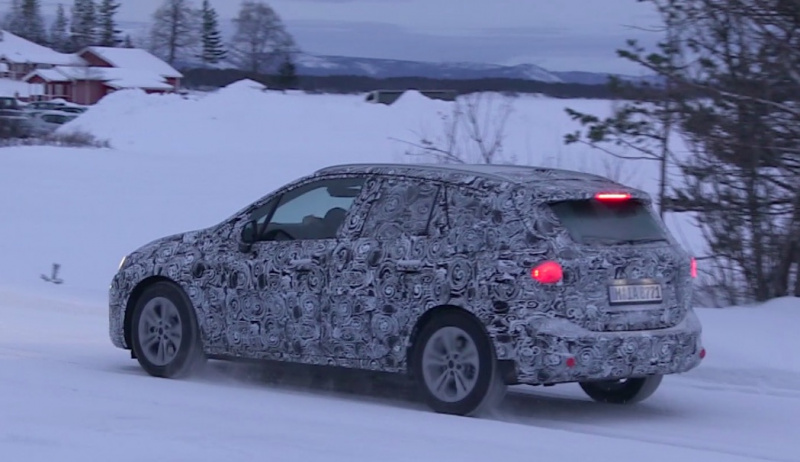 「BMW 2シリーズアクティブツアラー次期型はボディを拡大！アイスバーンも安定走行【動画】」の3枚目の画像