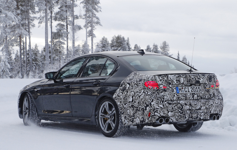「最終デザイン見えた！　BMW M5改良型、標準サイズのグリルが確定」の8枚目の画像