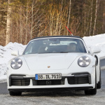 これが実車だ！　新型 ポルシェ・911 ターボSカブリオレ、豪雪に初出現 - Porsche 992 Turbo S Convertible 12