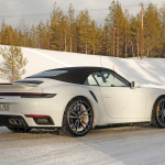 「これが実車だ！　新型 ポルシェ・911 ターボSカブリオレ、豪雪に初出現」の5枚目の画像ギャラリーへのリンク