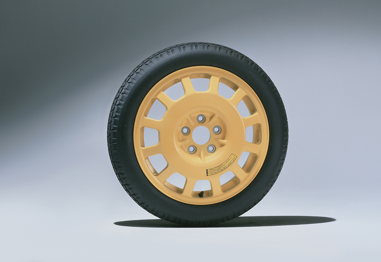 なるべく使わないほうがいいパンク修理剤 では修理できる場所までどうやって移動する タイヤ豆知識 Clicccar Com