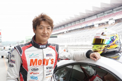 元f1レーサー ミカ サロの長男 マックスが日本でレースデビュー 監督には元f1レーサー井出有治が就任 Clicccar Com