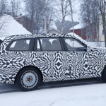 「ロシアのロールスロイス」は、指揮官の名を持つ超豪華SUV。598馬力のハイブリッドを搭載し、2022年発売 - Aurus Komendant 8